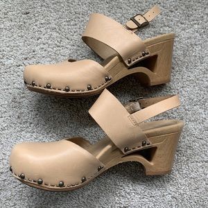 Dansko sand colored clogs